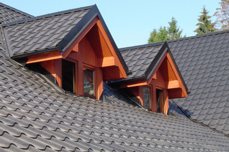 Секреты выбора цвета металлочерепицы для крыши